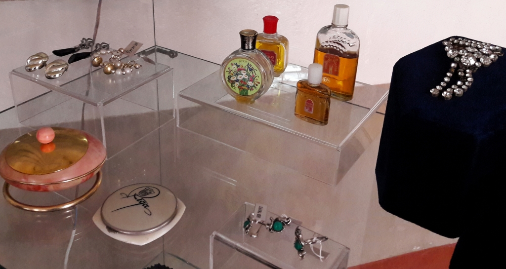 Бижутерия и парфюмерия. СССР, 1960-1980-е гг. 20170303_153603.jpg