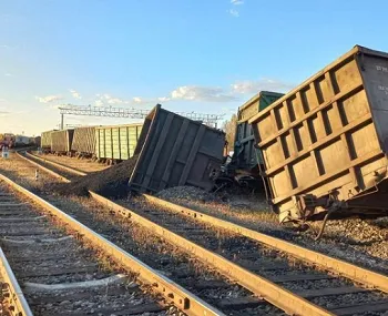 В Амурской области на станции Февральск  с рельсов сошли  9 вагонов (видео)