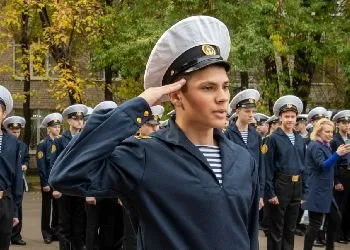 В Благовещенске в курсанты посвятили 160 будущих моряков