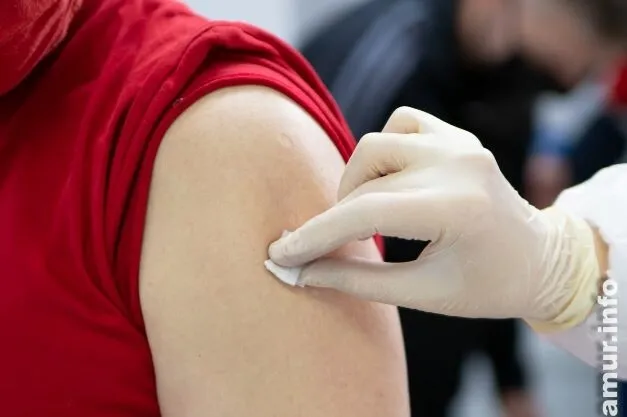 В Амурской области более 282 тысяч жителей привились первым компонентом вакцины от COVID-19