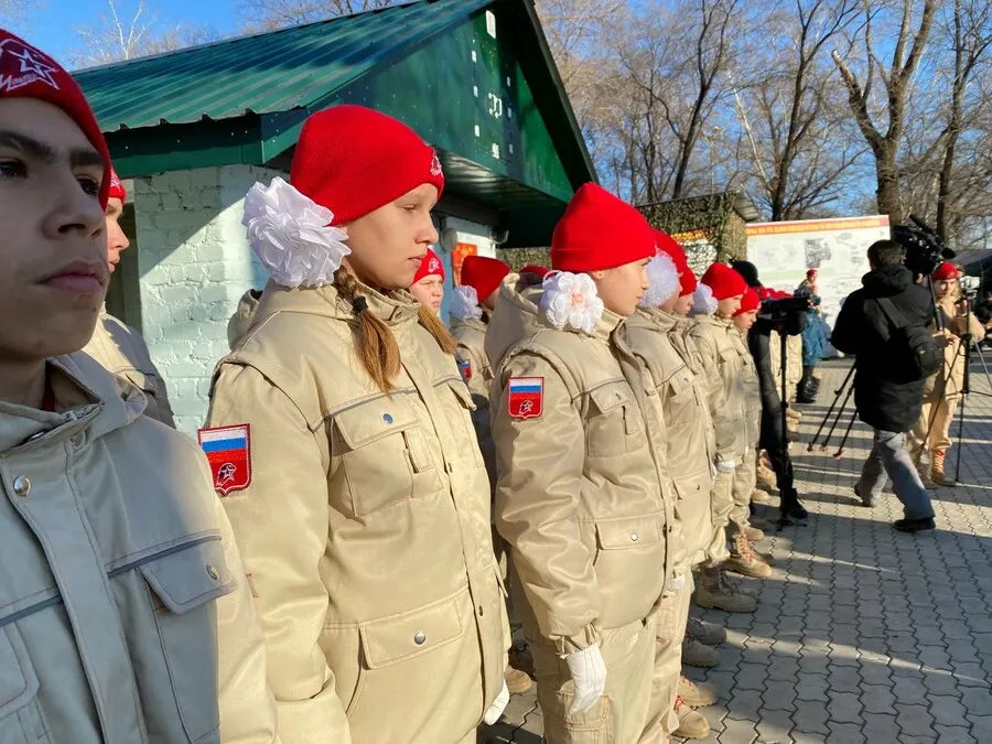 Школа 15 благовещенск. Школа 15 Благовещенск Юнармия Амурская область. Юнармия в Амурской области. Патриот Иркутск Юнармия. Юнармия в городе Зернограде.