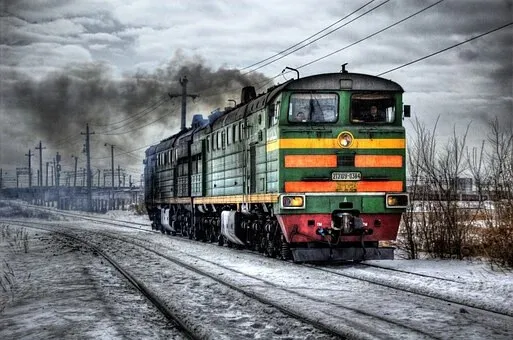 В Хабаровском крае железнодорожный слесарь угнал локомотив, чтобы перевезти украденное топливо