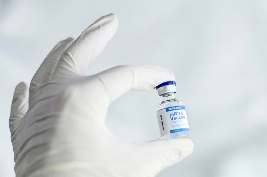 В сахалинской больнице врачи уничтожали вакцину от коронавируса