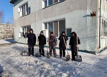 Благовещенские студенты убирают снег и снимают тик-токи