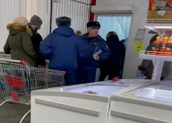 Амурчане возмутились, увидев сотрудников сферы правопорядка без масок