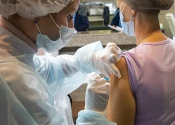 Благовещенск близок к завершению плана по вакцинации против COVID-19