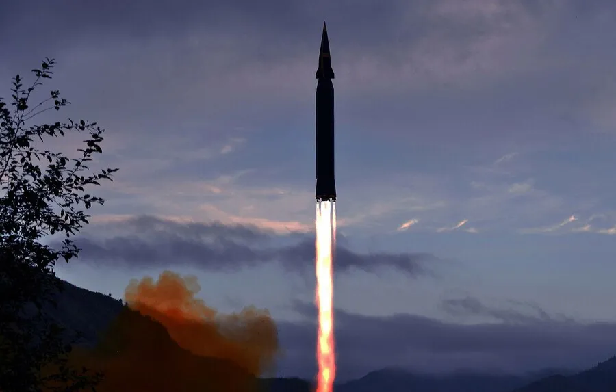 Северная Корея, предположительно, запустила баллистическую ракету