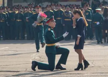 Женихов в форме ждут в амурских ЗАГСах